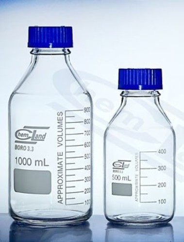 Butelis graduotas šviesaus stiklo su užsukamu mėlynu plastikiniu kamščiu, Boro 3.3 stiklas.